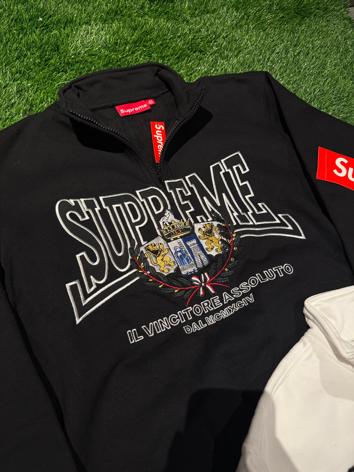 Supreme Quarter Zip (BLACK)