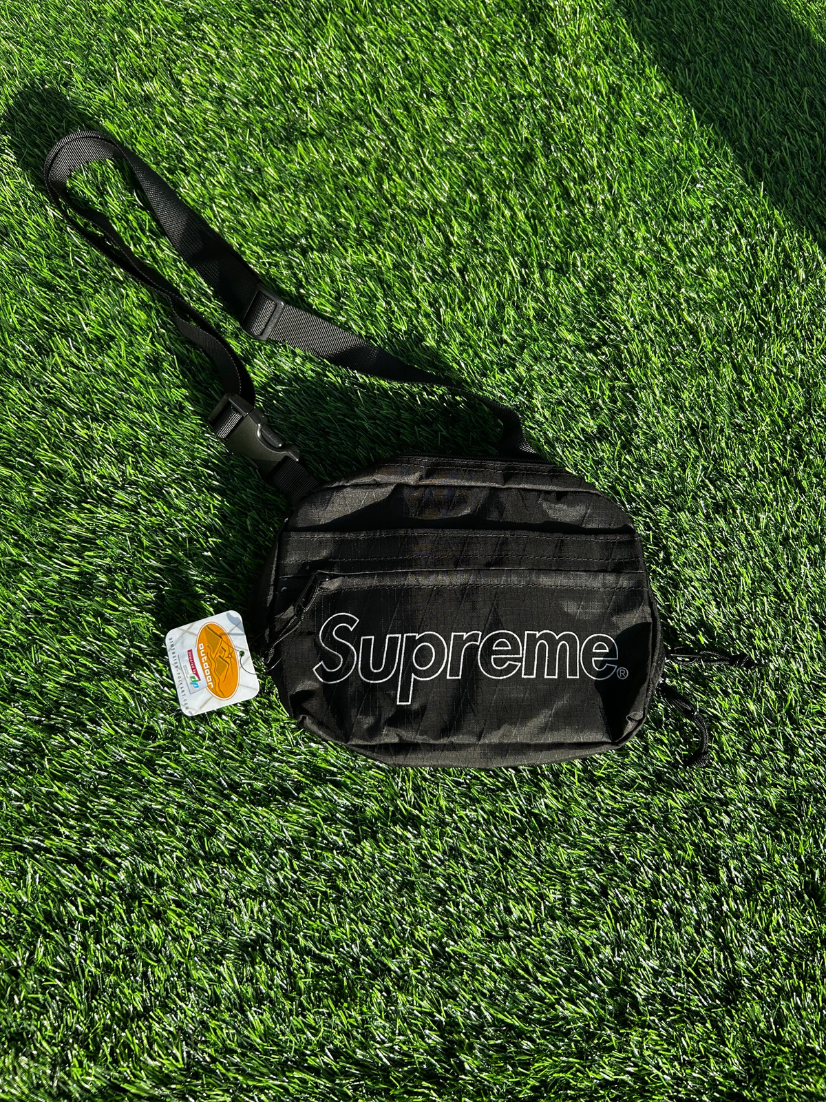 SUPREME shoulder bag
