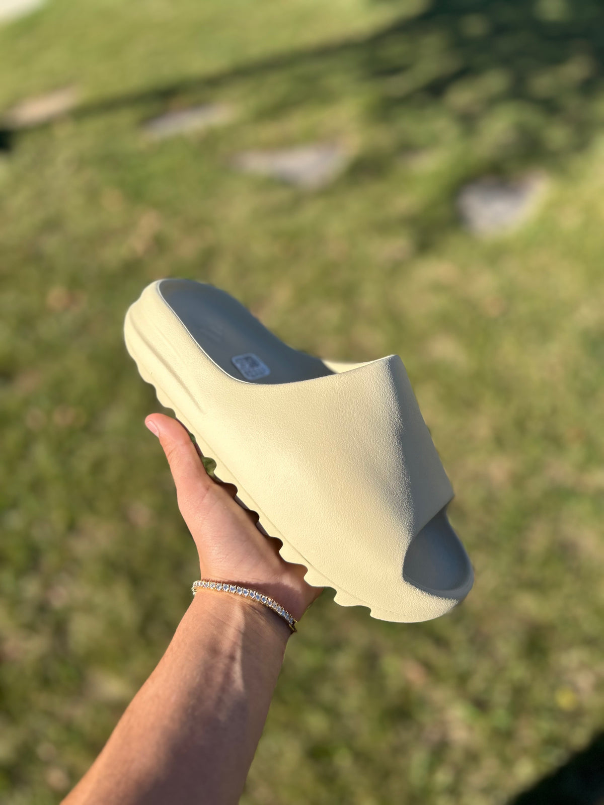 YZY Slides ‘BONE’