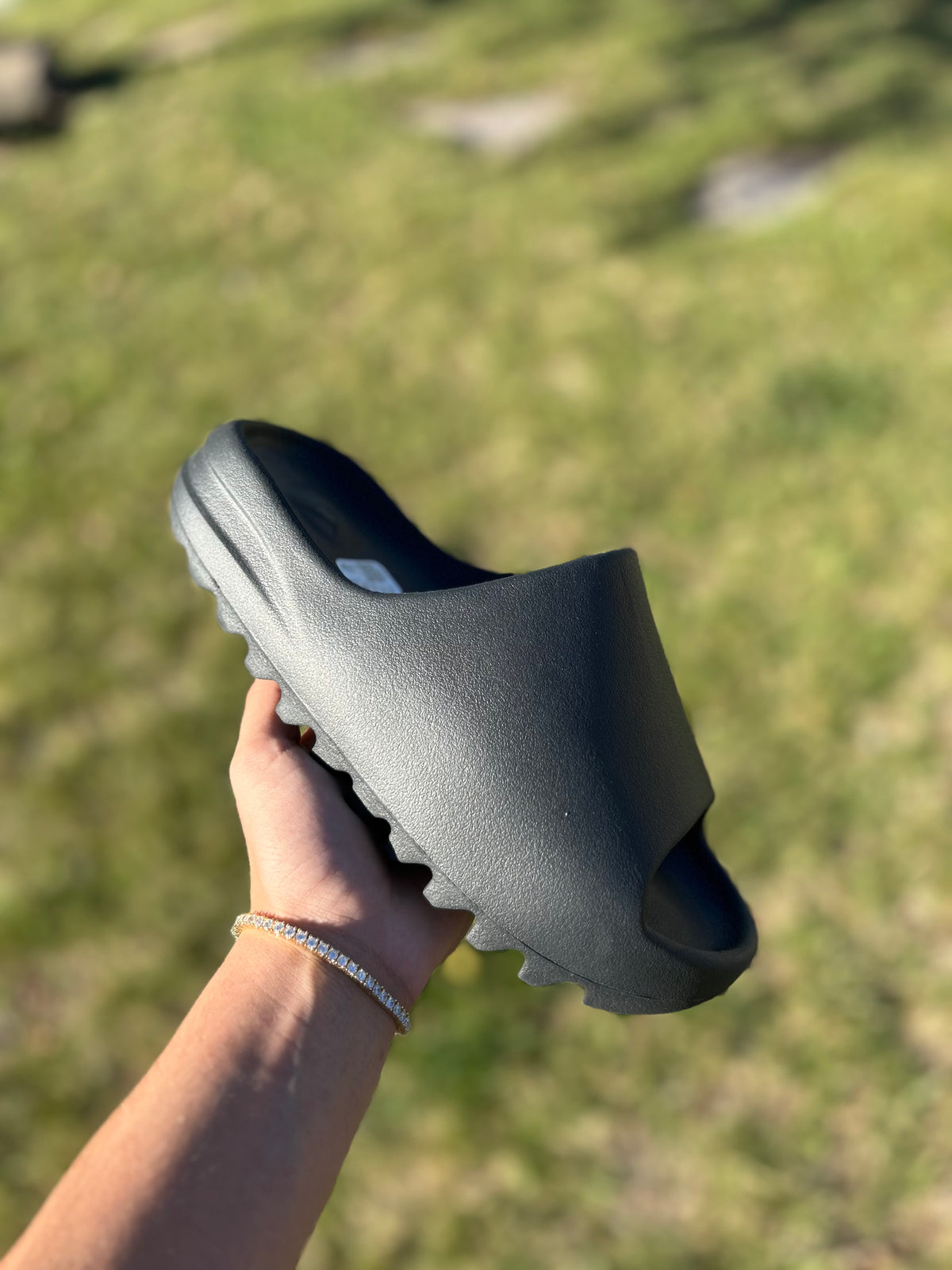 YZY Slides ‘Onyx’