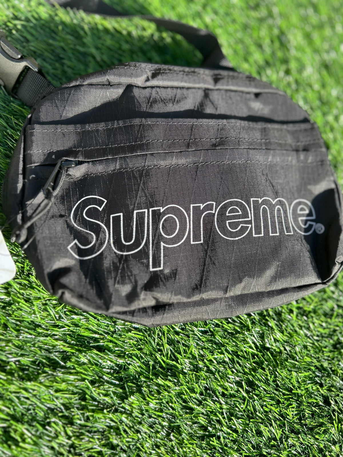 SUPREME shoulder bag