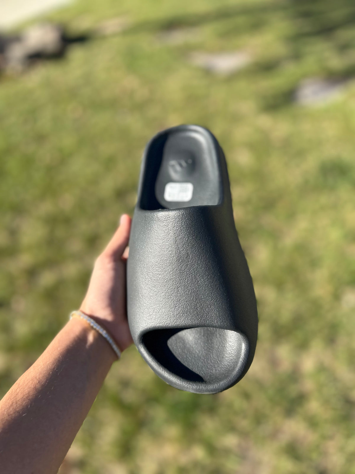 YZY Slides ‘Onyx’