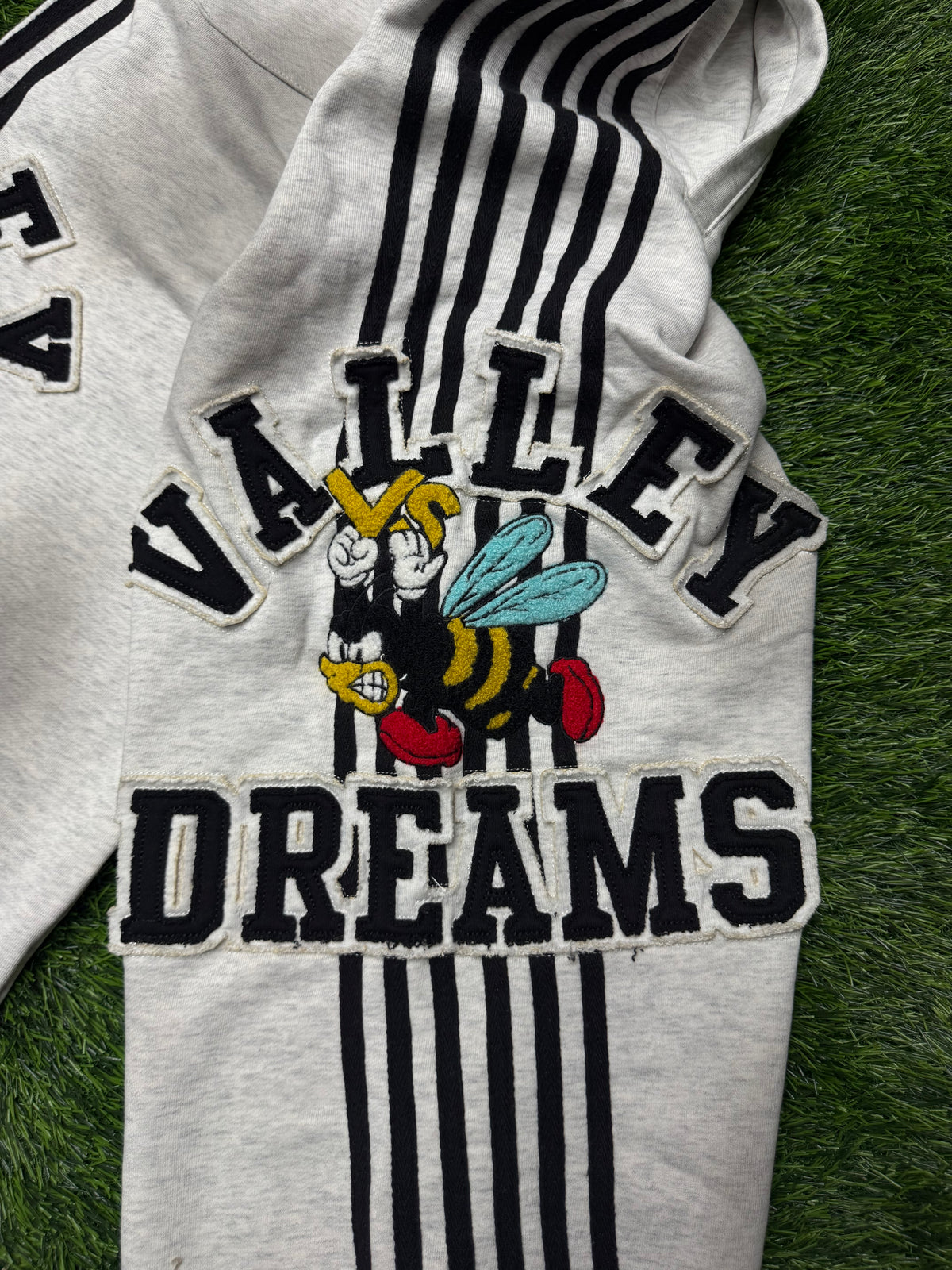 Vale Bee Sweats