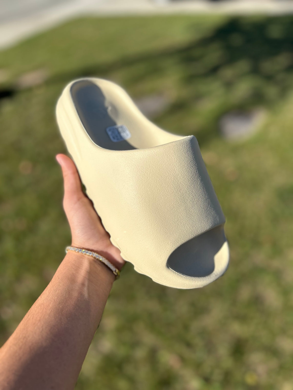 YZY Slides ‘BONE’