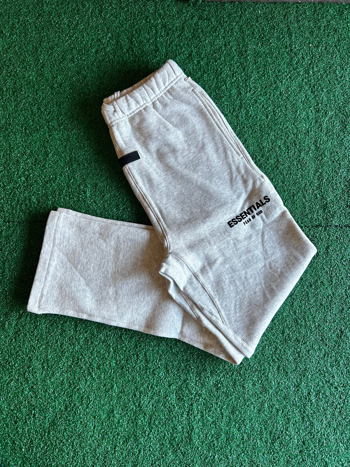 Essential Sweats SS22 ‘light oatmeal’ (relaxed fit)